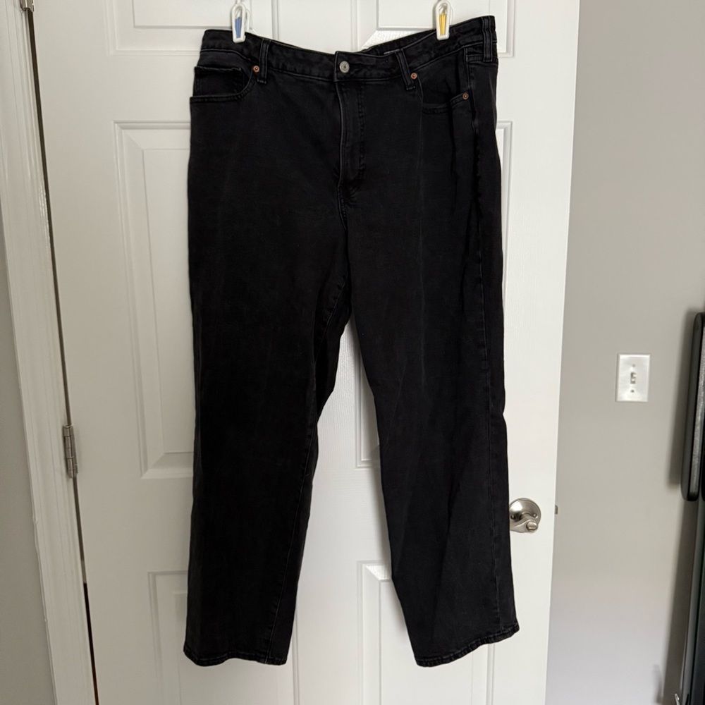 Old Navy Women's Black Straight Leg Jeans